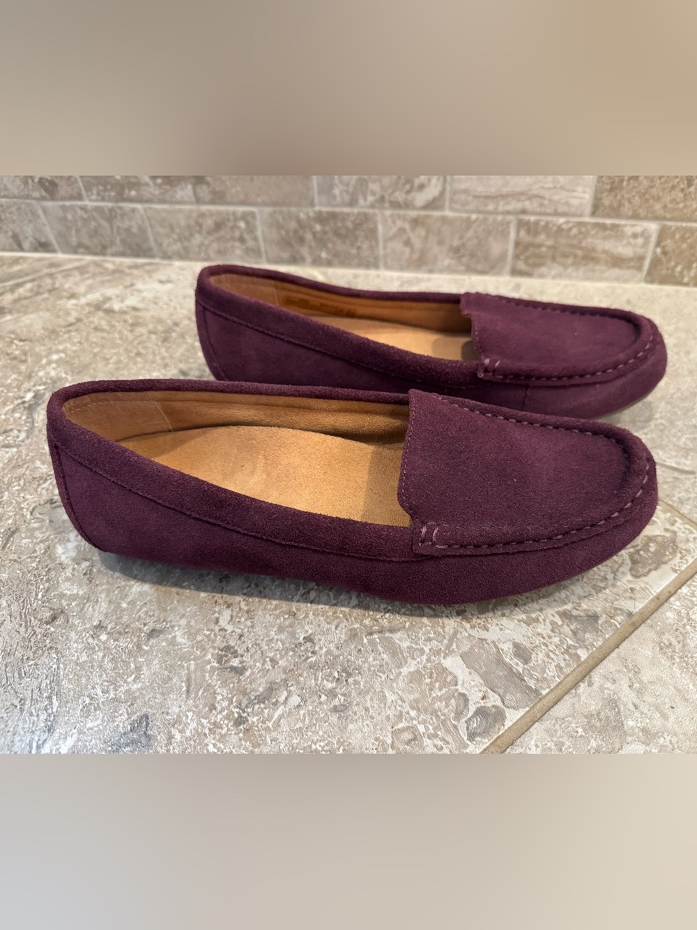 EUC Vionic Debbie Burgundy Suede Plum Driver Moccasin Loafers Women’s 8.5